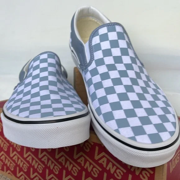 Vans Men’s Classic Slip-On
Color Theory Checkerboard
VN000BVZDSB
Sneakers - Picture 7 of 16